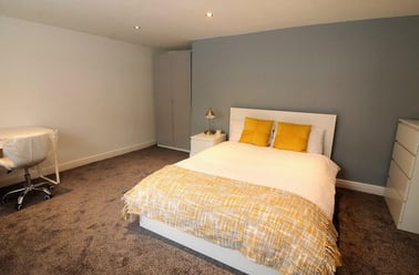 North Terrace, Spital Tongues, Newcastle - Image 2